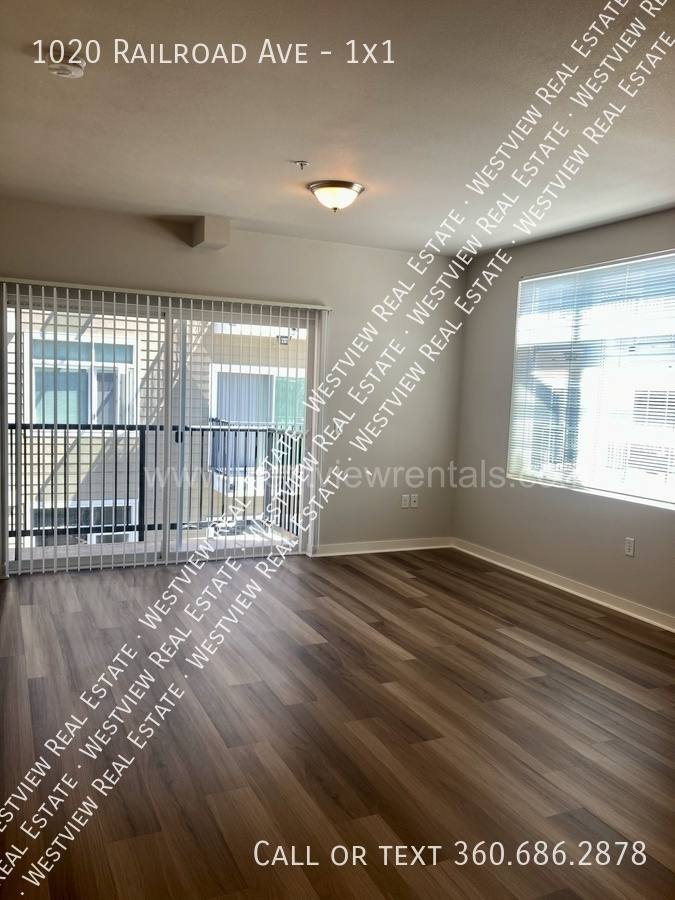 Apartment for rent at 1020 Railroad Ave #1X1, Bellingham, WA 98225