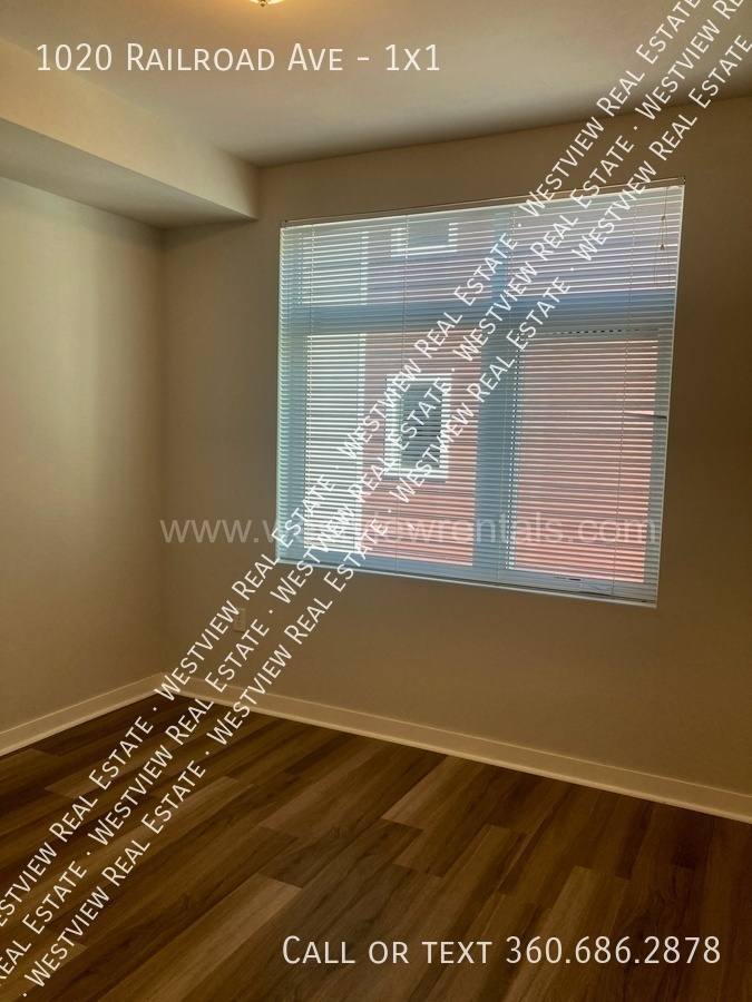 Apartment for rent at 1020 Railroad Ave #1X1, Bellingham, WA 98225