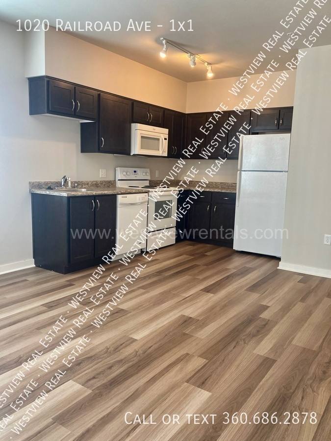 Apartment for rent at 1020 Railroad Ave #1X1, Bellingham, WA 98225