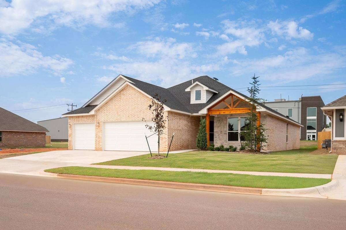 House for rent at 4909 Misty Wood Lane, Mustang, OK 73064
