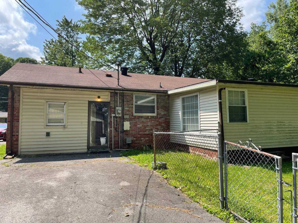 House for rent at 230 Downer Dr, Clarksville, TN 37042