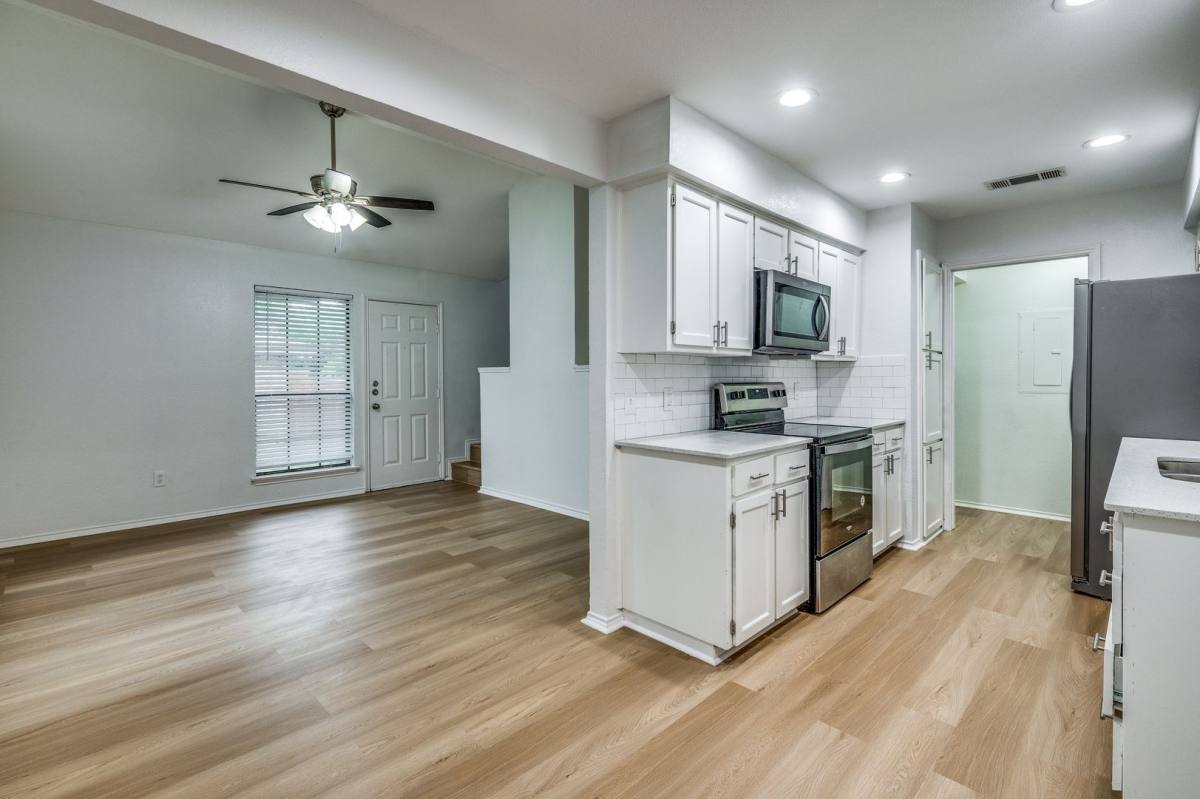 Townhouse for rent at 117 Peachtree Court #A, Kennedale, TX 76060