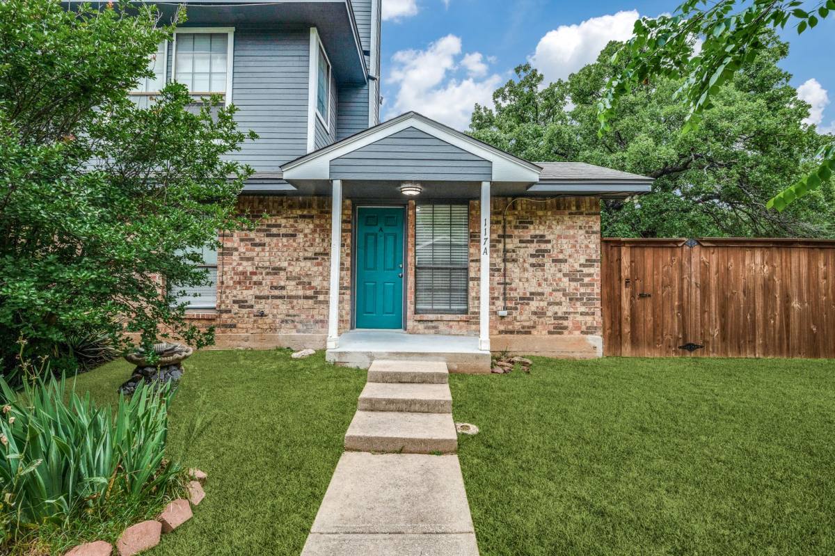 Townhouse for rent at 117 Peachtree Court #A, Kennedale, TX 76060