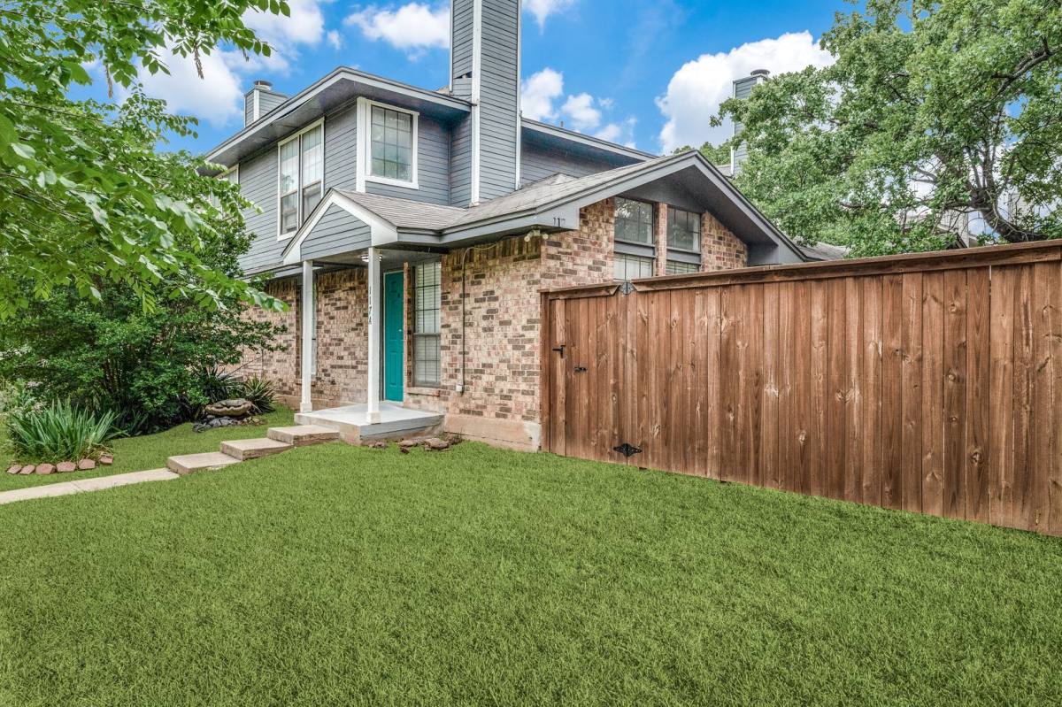 Townhouse for rent at 117 Peachtree Court #A, Kennedale, TX 76060