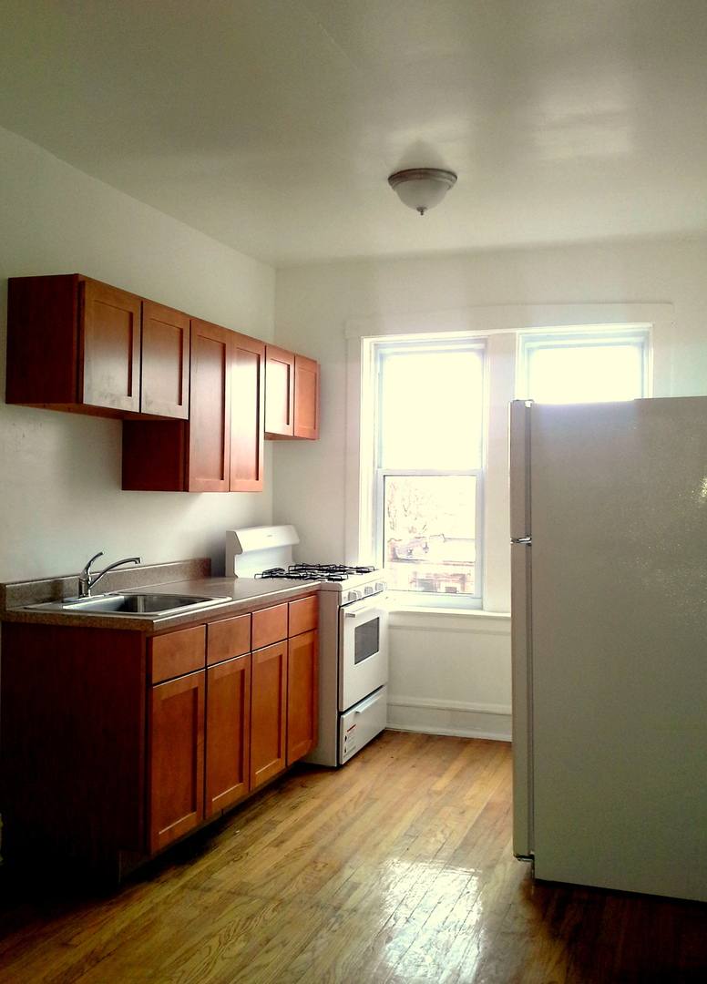 Apartment for rent at 4014-22 W Melrose, Chicago, IL 60641