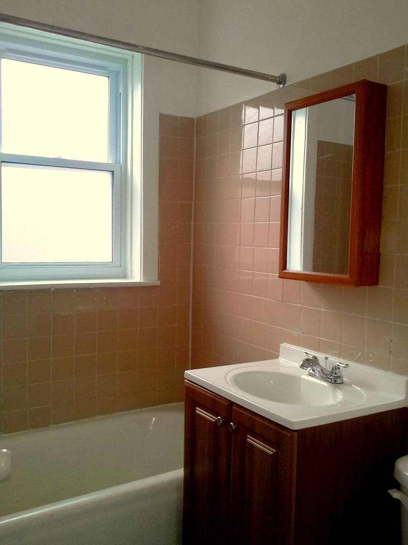 Apartment for rent at 4014-22 W Melrose, Chicago, IL 60641