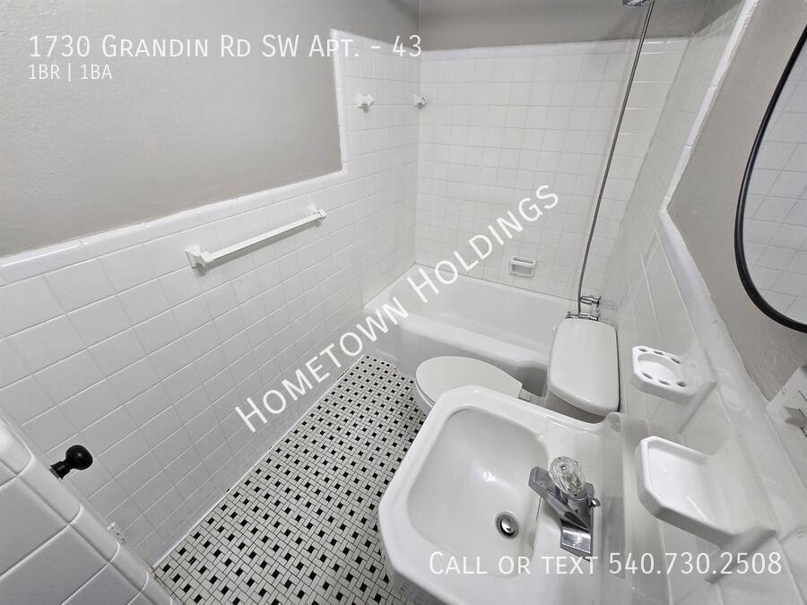 Apartment for rent at 1730 Grandin Rd SW #43, Roanoke, VA 24015