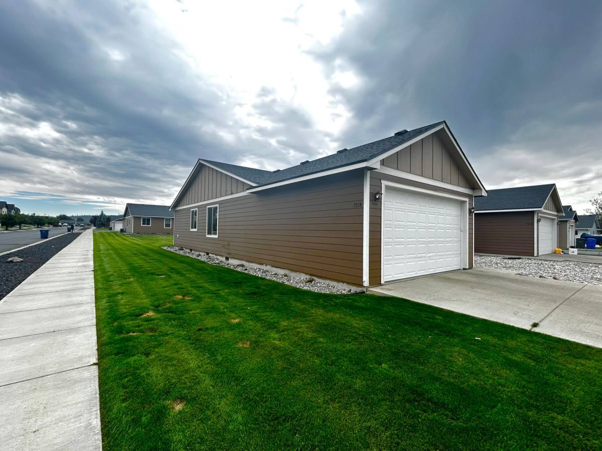 Townhouse for rent at 7602-7520 S Fruitvale, Cheney, WA 99004