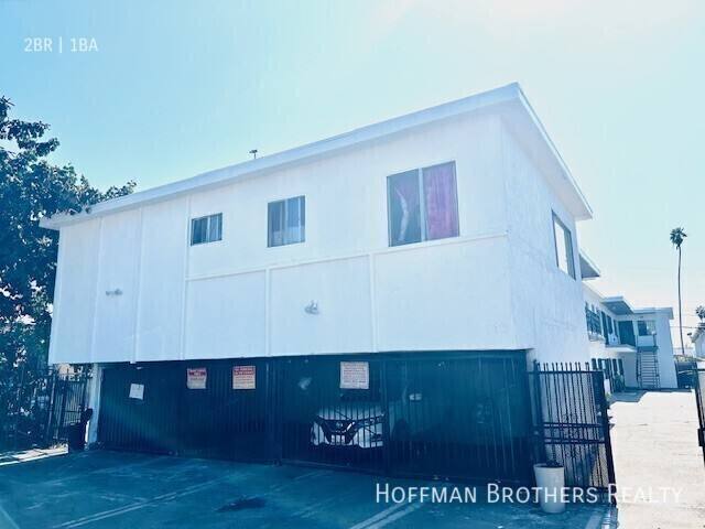 Apartment for rent at 716 W 81st St #9, Los Angeles, CA 90044