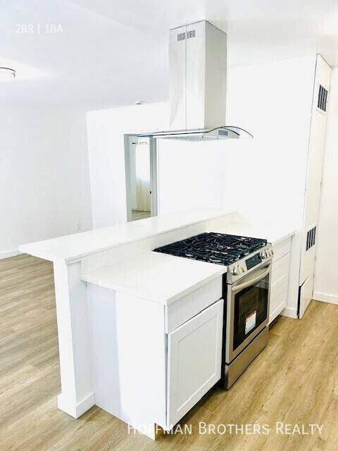 Apartment for rent at 716 W 81st St #9, Los Angeles, CA 90044