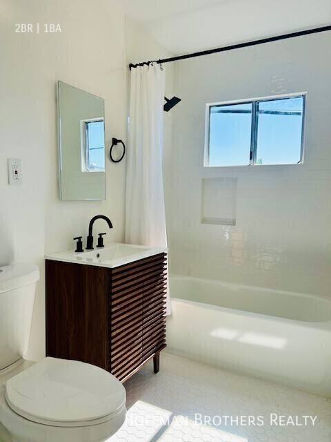 Apartment for rent at 716 W 81st St #9, Los Angeles, CA 90044