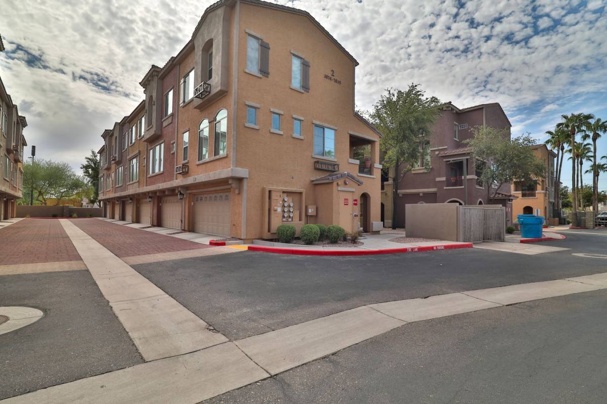 Townhouse for rent at 240 W Juniper Ave, Gilbert, AZ 85233