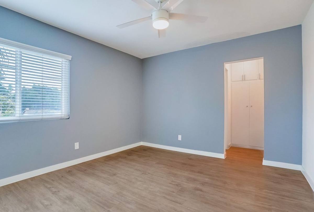 Apartment for rent at 435 W Regent St #5, Inglewood, CA 90301