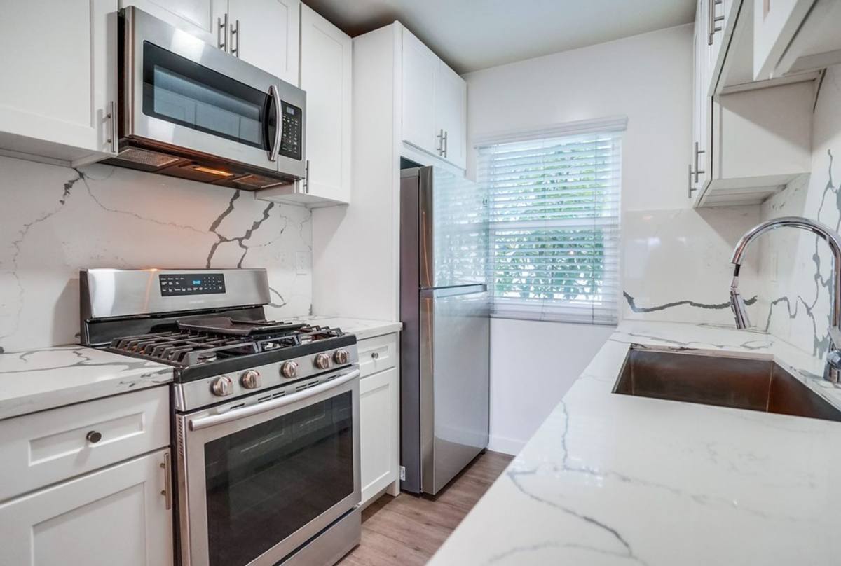 Apartment for rent at 435 W Regent St #5, Inglewood, CA 90301