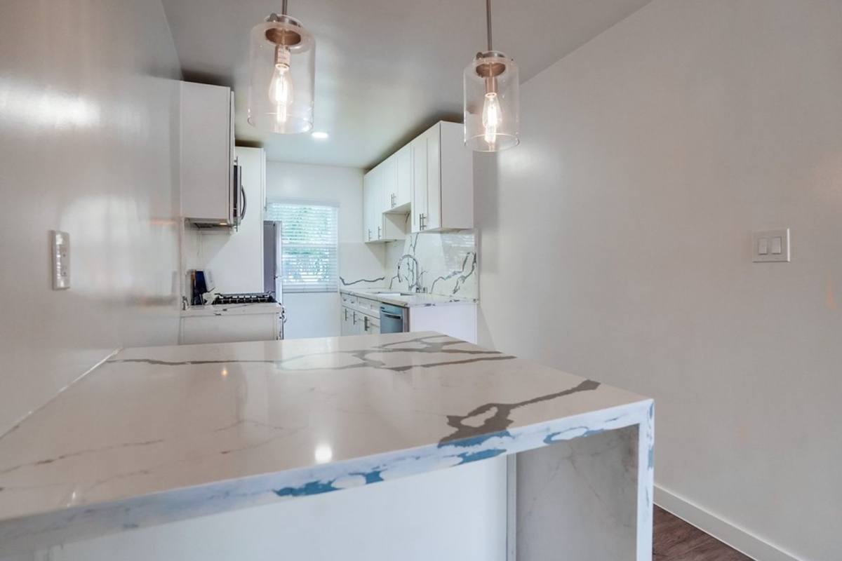 Apartment for rent at 435 W Regent St #5, Inglewood, CA 90301