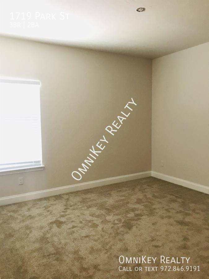 House for rent at 1719 Park St, Commerce, TX 75428