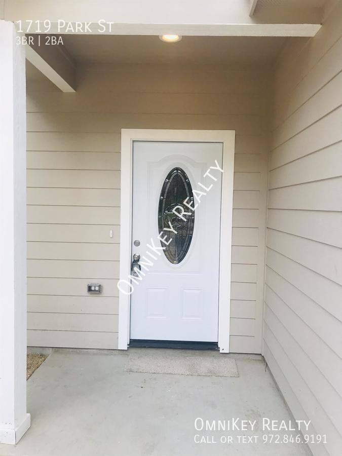House for rent at 1719 Park St, Commerce, TX 75428