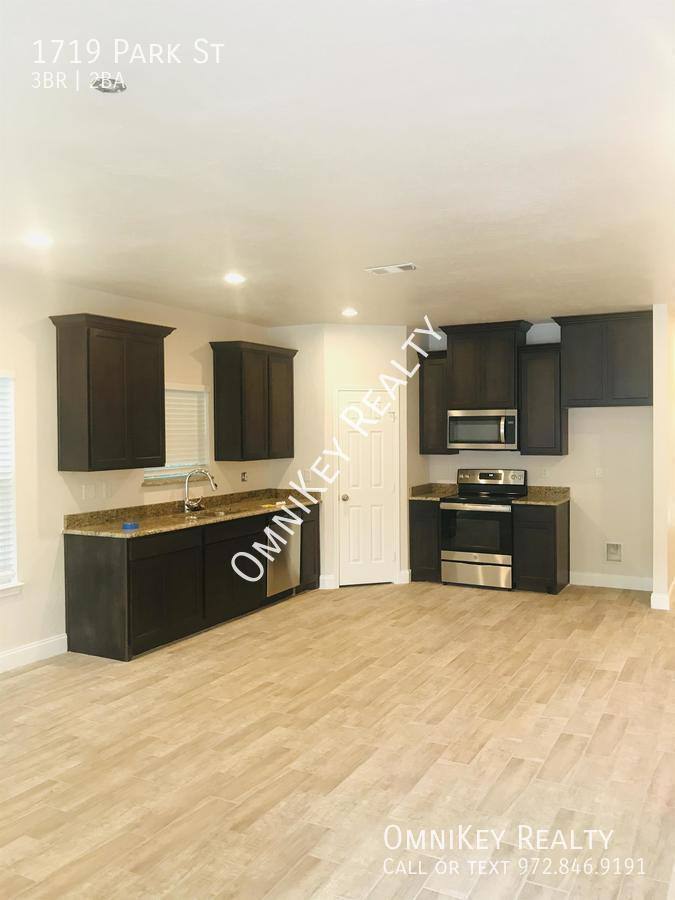 House for rent at 1719 Park St, Commerce, TX 75428