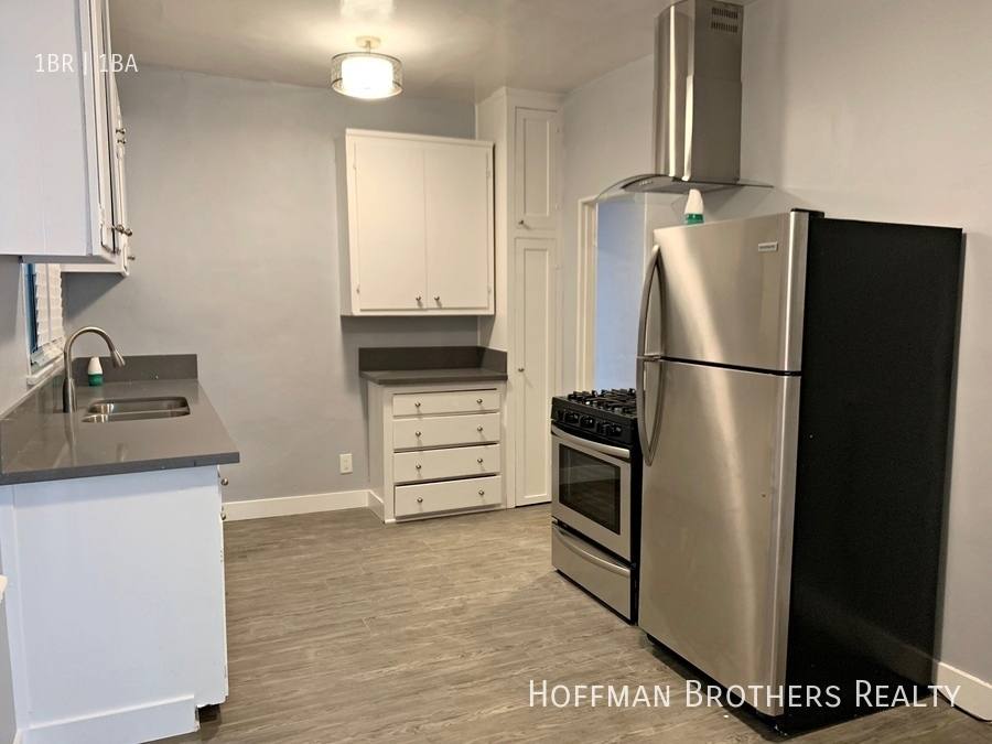 Apartment for rent at 321 S Verdugo Rd #8, Glendale, CA 91205