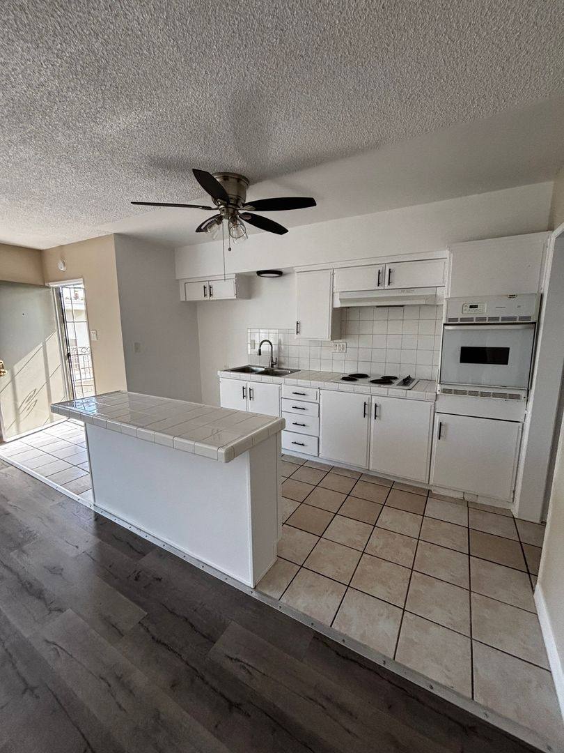 Apartment for rent at 1146-1152 Magnolia Ave, Long Beach, CA 90813