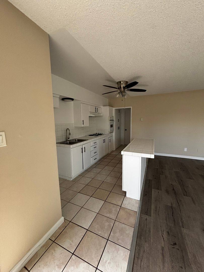 Apartment for rent at 1146-1152 Magnolia Ave, Long Beach, CA 90813