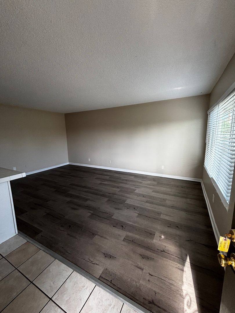 Apartment for rent at 1146-1152 Magnolia Ave, Long Beach, CA 90813