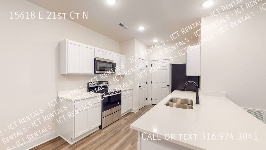 Townhouse for rent at 15618 E 21st Court N, Wichita, KS 67228