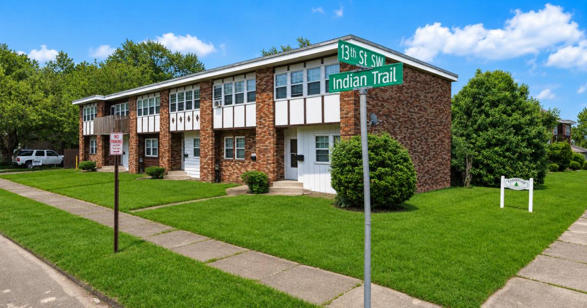 Apartment for rent at 852 Indian Trail, Akron, OH 44314