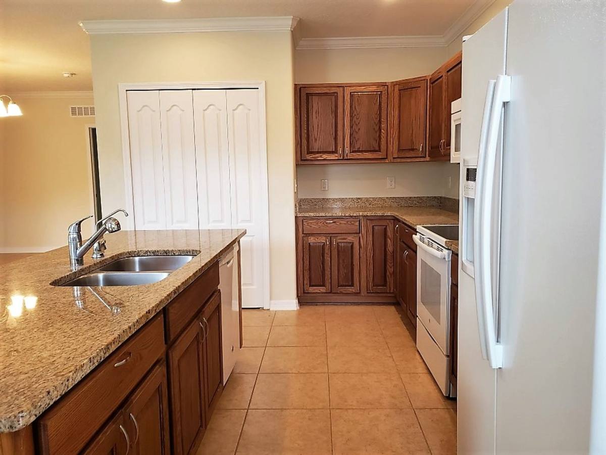 House for rent at 110 Cedar Circle Dr, Kingsland, GA 31548