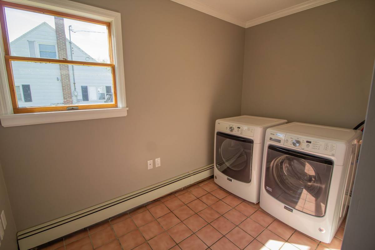 House for rent at 7 David Rd, Latham, NY 12110