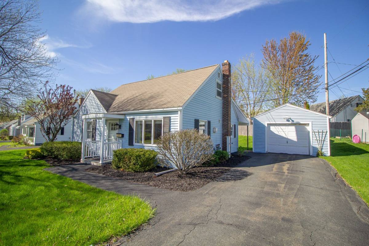 House for rent at 7 David Rd, Latham, NY 12110