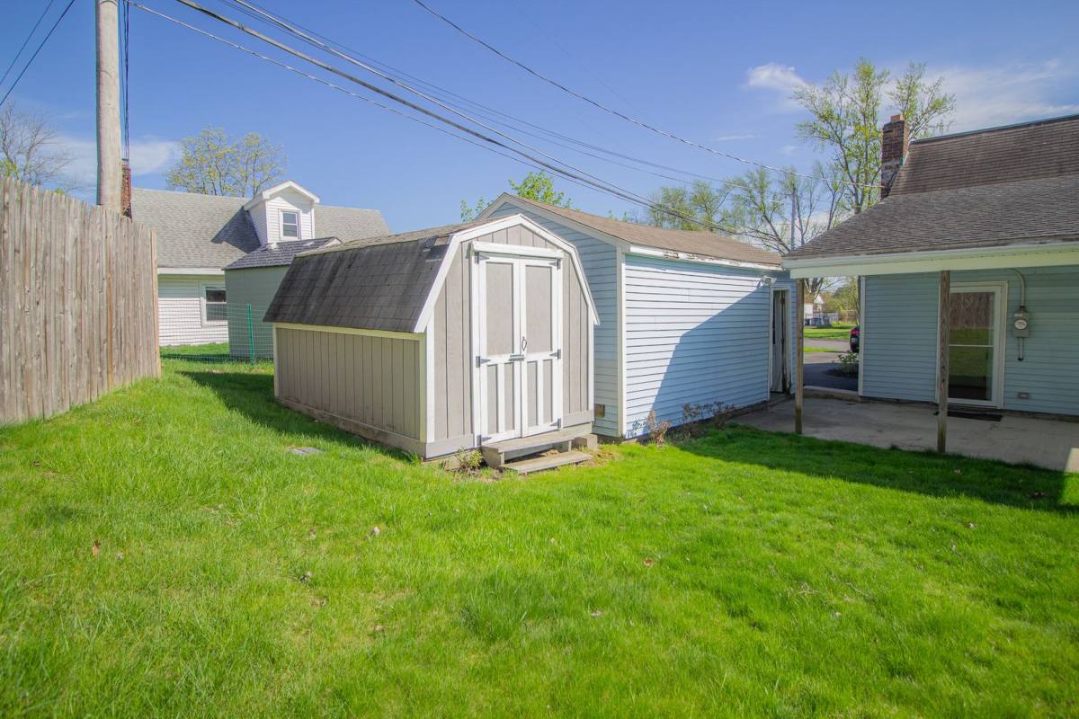 House for rent at 7 David Rd, Latham, NY 12110