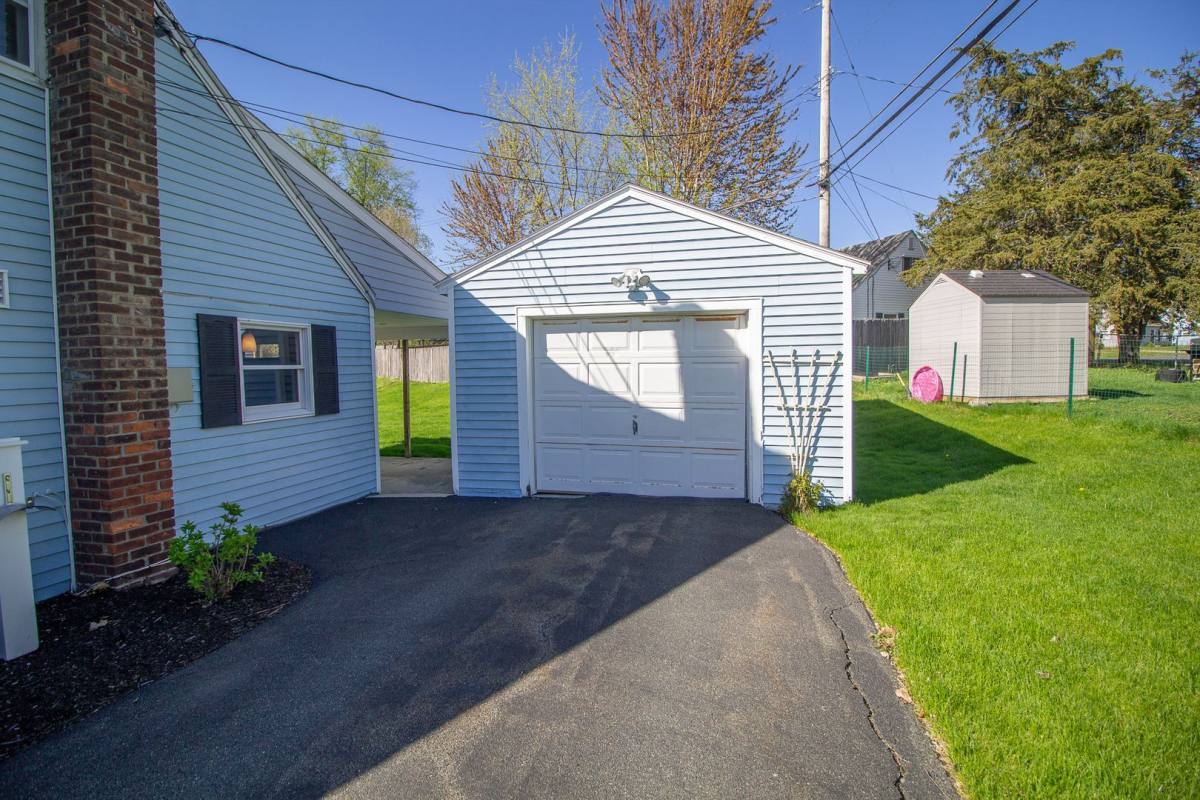 House for rent at 7 David Rd, Latham, NY 12110