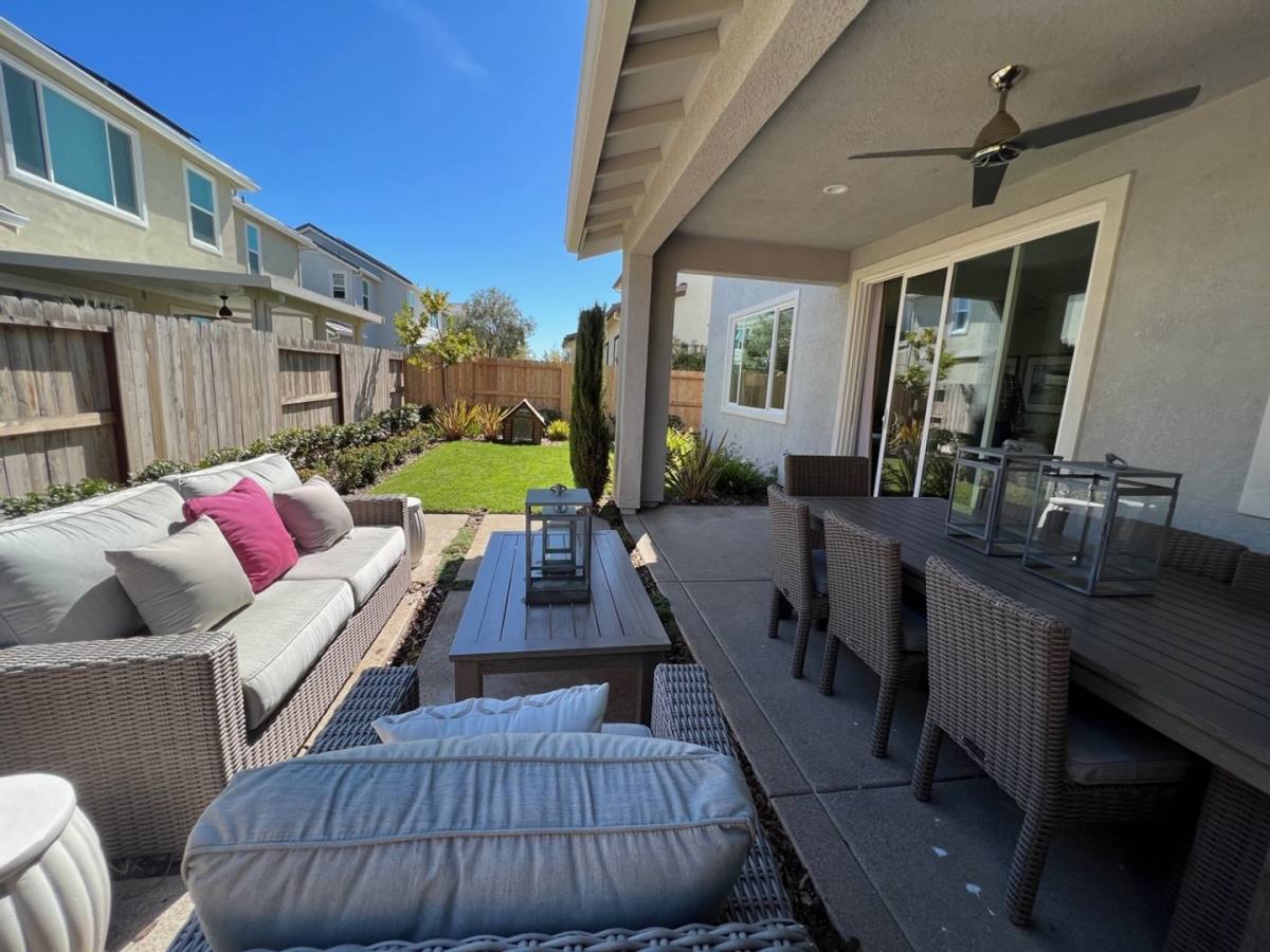 Apartment for rent at 809 Cosmos Dr, Vacaville, CA 95687