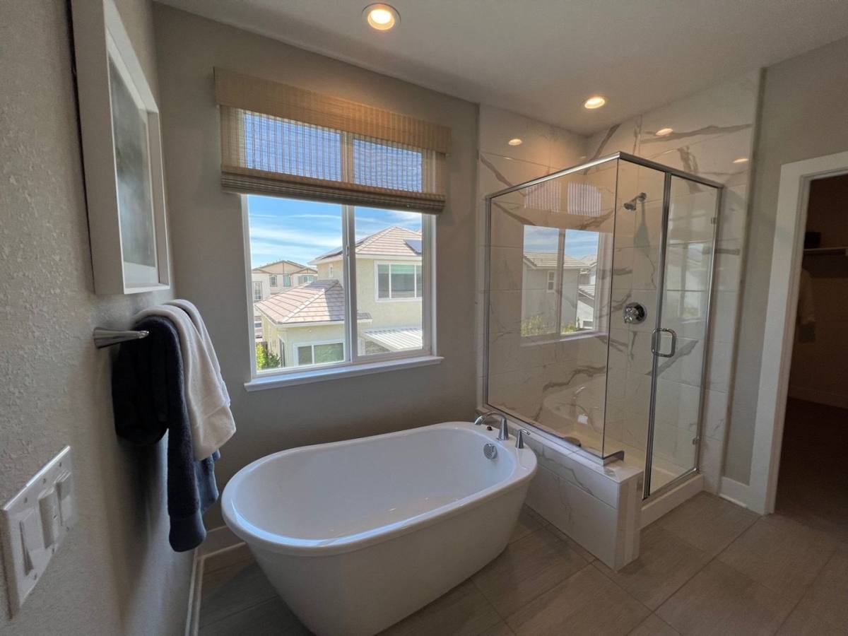 Apartment for rent at 809 Cosmos Dr, Vacaville, CA 95687
