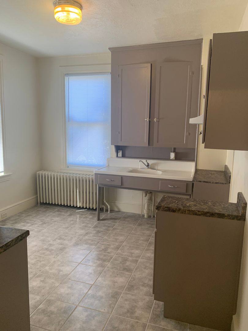 Apartment for rent at 625 E Market St, York, PA 17403