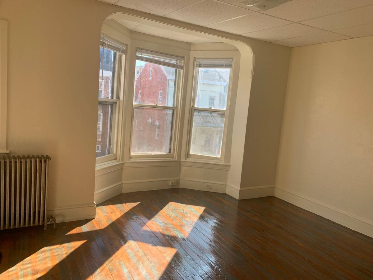 Apartment for rent at 625 E Market St, York, PA 17403