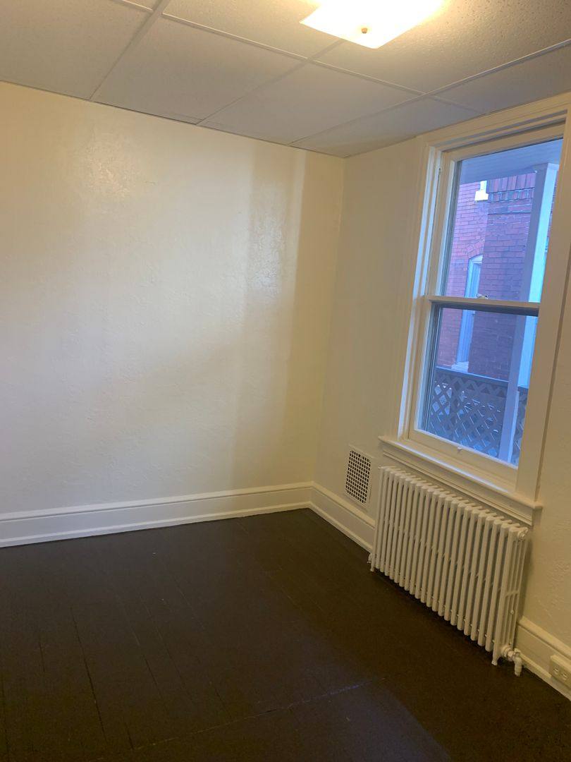 Apartment for rent at 625 E Market St, York, PA 17403