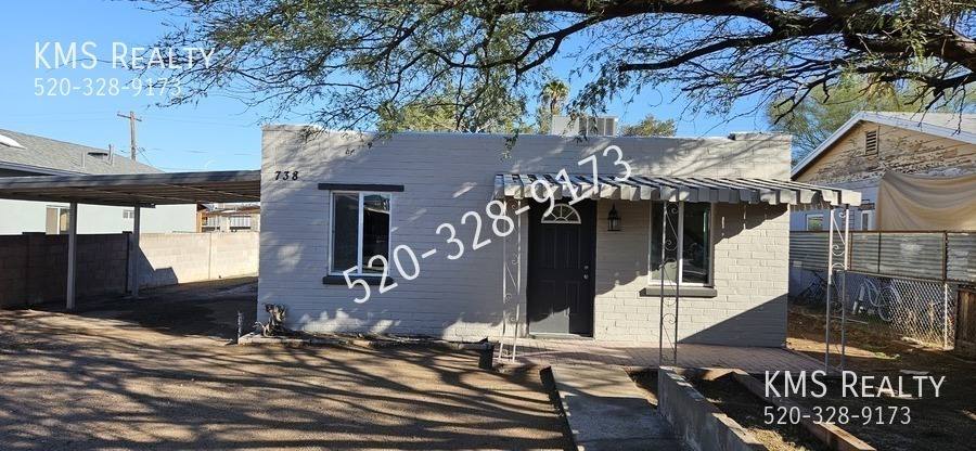 House for rent at 738 W Paris Promenade, Tucson, AZ 85705