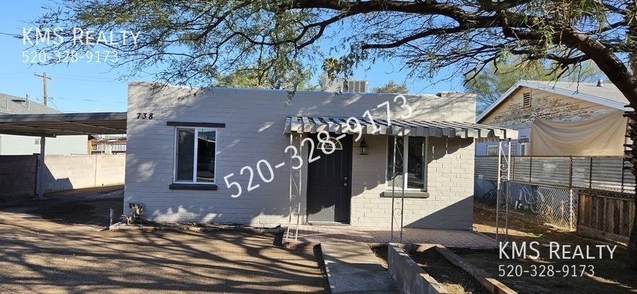 House for rent at 738 W Paris Promenade, Tucson, AZ 85705