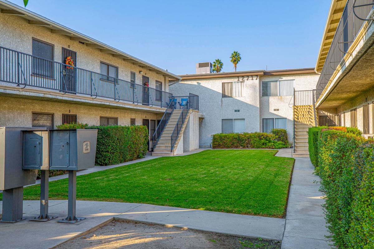 Apartment for rent at 12715-19 Vanowen St, North Hollywood, CA 91605