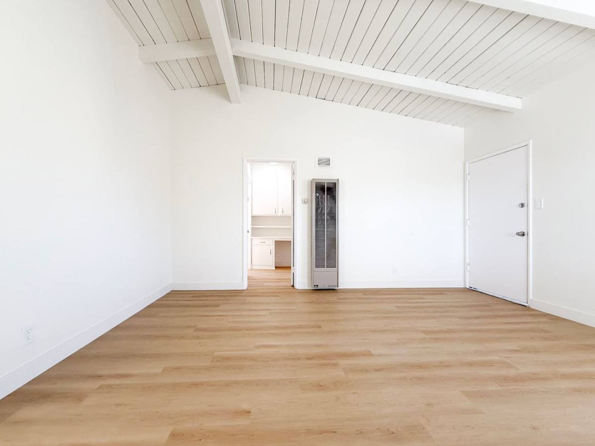 Apartment for rent at 12715-19 Vanowen St, North Hollywood, CA 91605