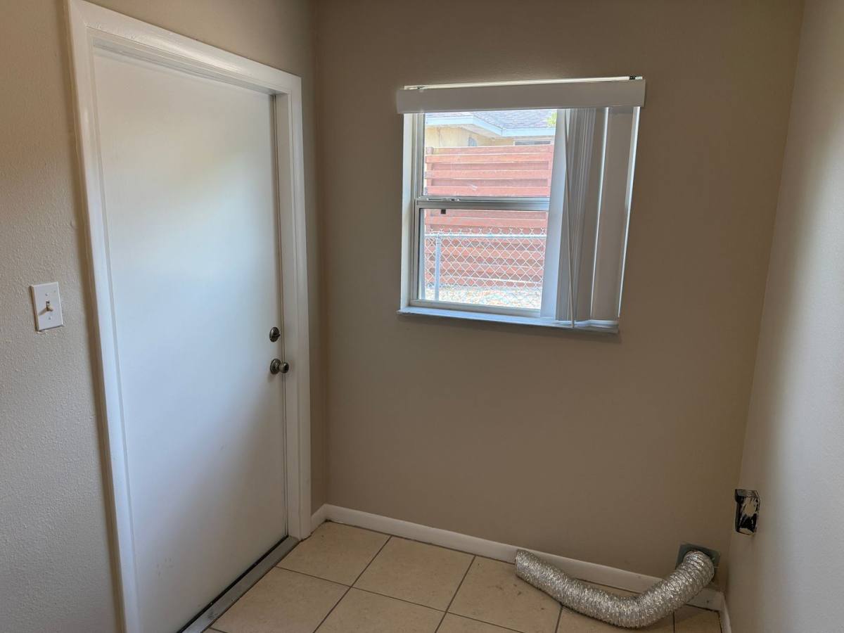 Townhouse for rent at 824 S Lone Oak Dr, Leesburg, FL 34748