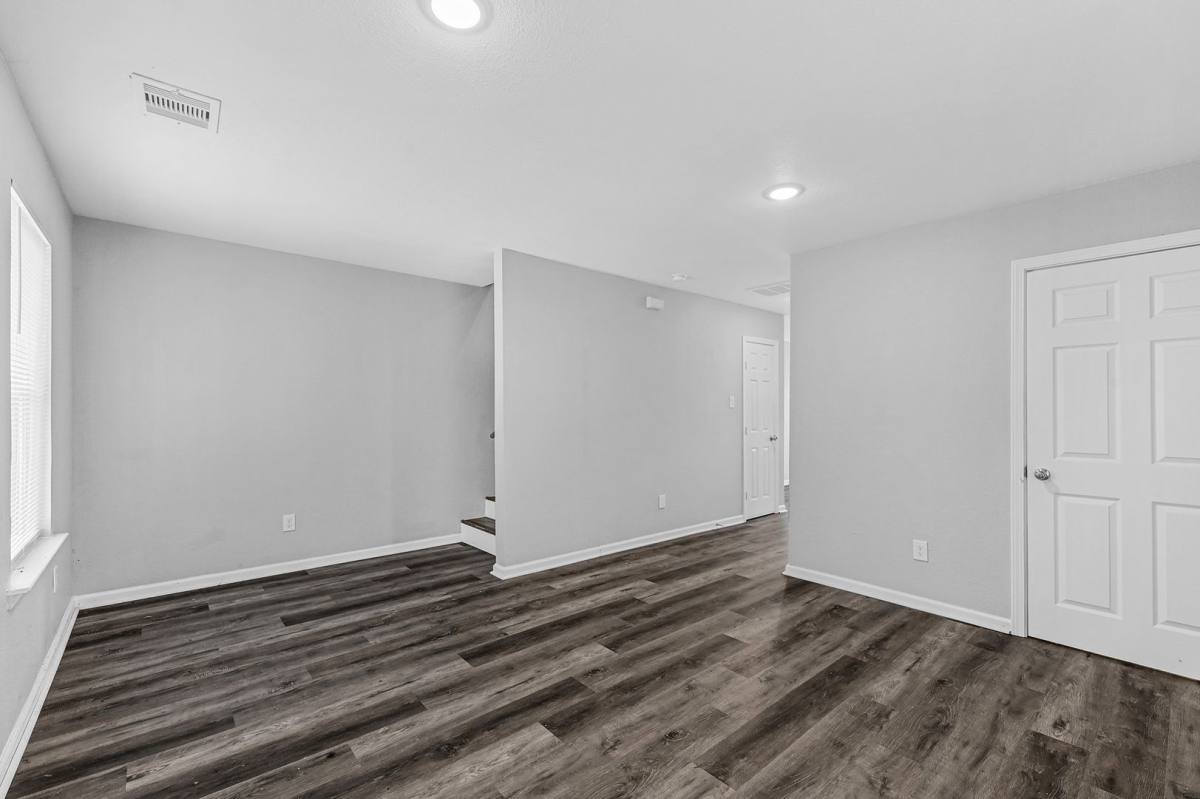 Apartment for rent at 513 Ave I - B, Conroe, TX 77301