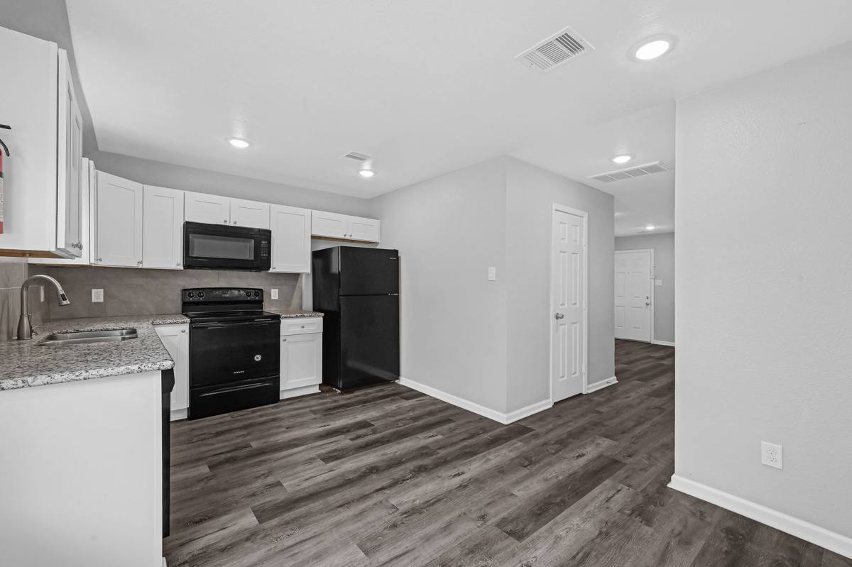 Apartment for rent at 513 Ave I - B, Conroe, TX 77301