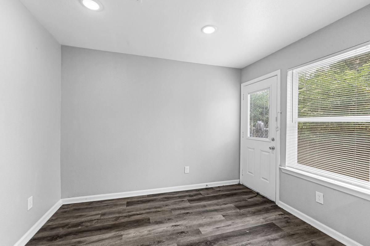 Apartment for rent at 513 Ave I - B, Conroe, TX 77301