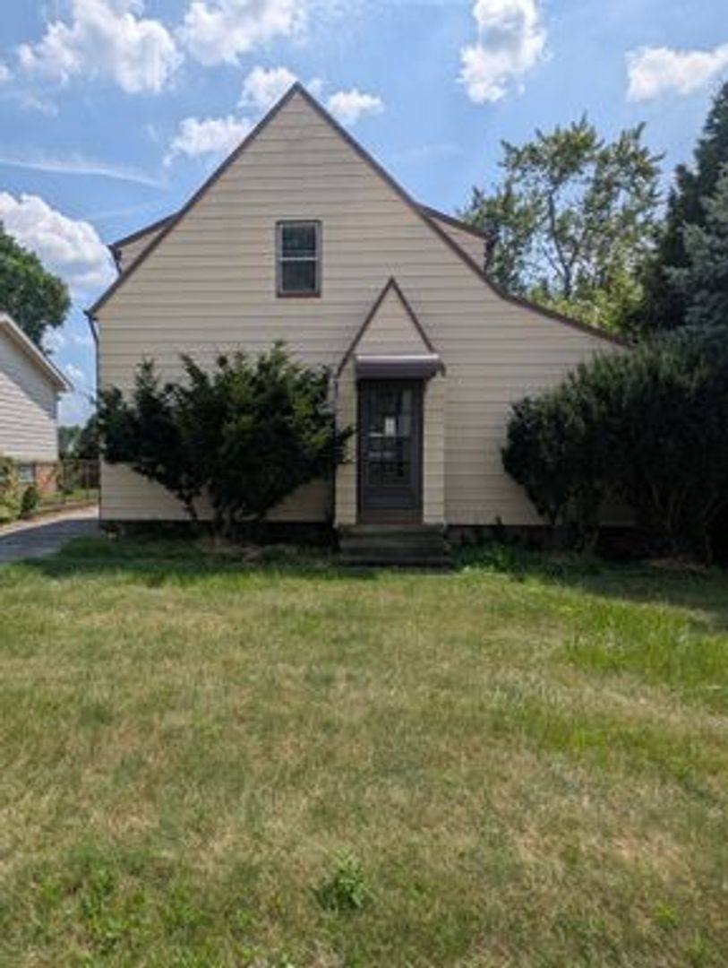 Apartment for rent at 15414 Corkhill Rd, Maple Heights, OH 44137