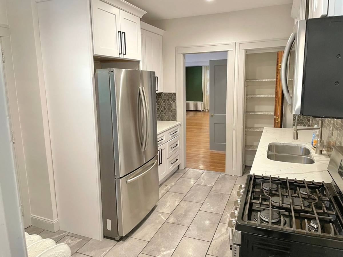 Apartment for rent at 411-413 College Ave SE, Grand Rapids, MI 49503