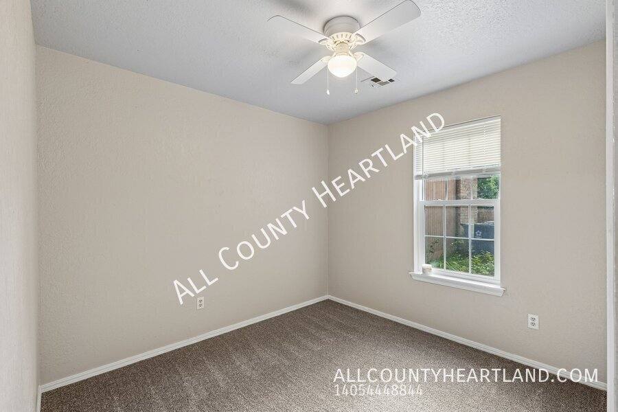 Apartment for rent at 709 Stonecroft Circle, Edmond, OK 73034