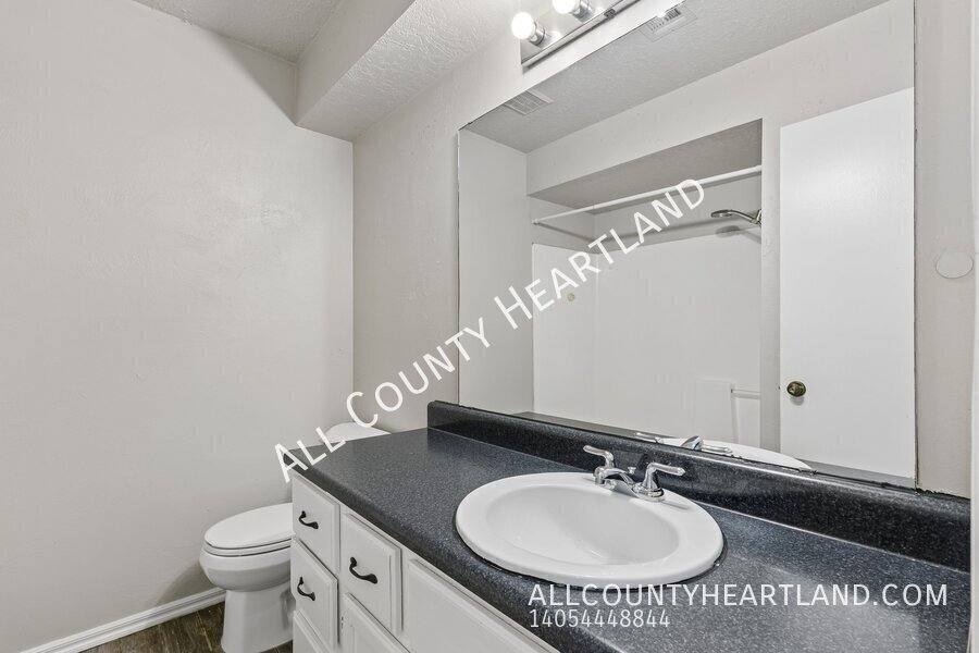 Apartment for rent at 709 Stonecroft Circle, Edmond, OK 73034